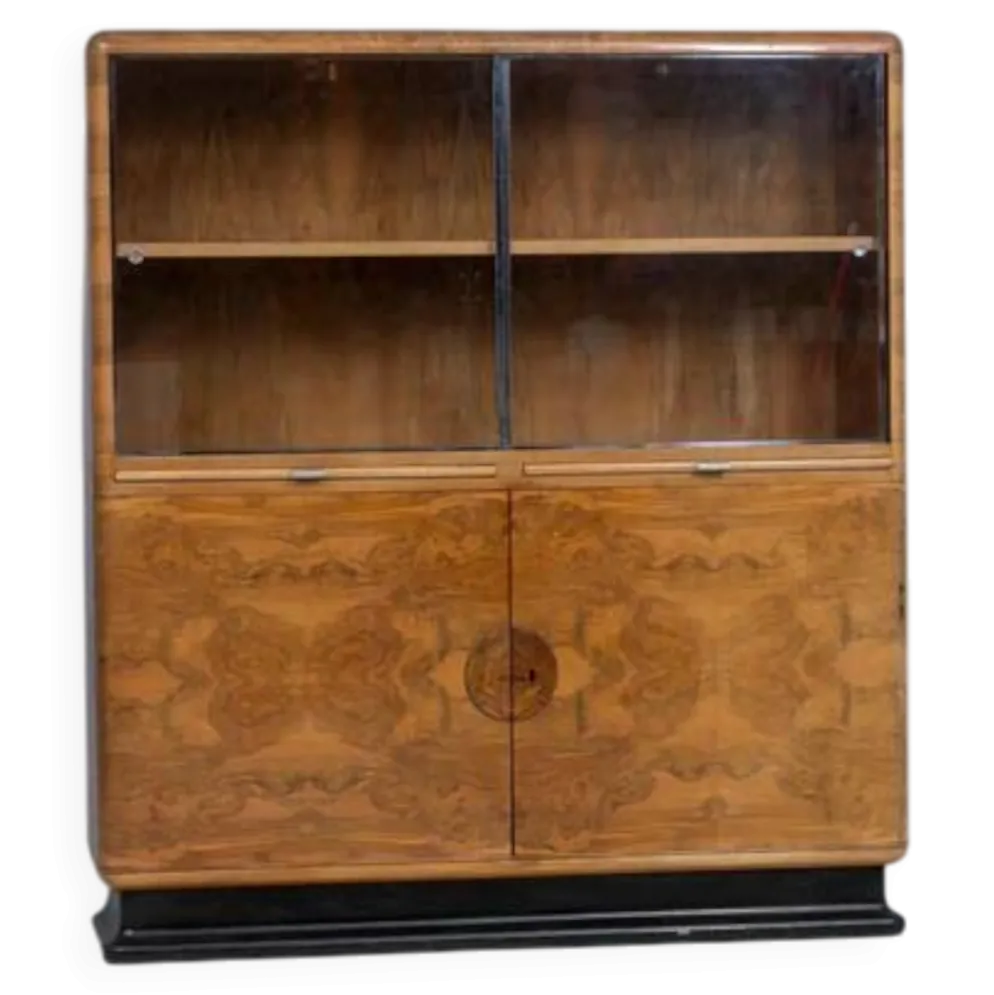Vitrine Art Déco attribuée à Jindřich Halabala, placage de noyer, années 1930, Tchécoslovaquie