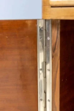 Vitrine Art Déco attribuée à Jindřich Halabala, placage de noyer, années 1930, Tchécoslovaquie