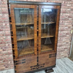 Vitrine Art Déco en noyer caucasien, ébène de Macassar et chêne, vers 1928-34