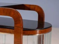Vitrine Art Déco vintage avec cadre en bois courbé et portes en verre, 65 × 82 × 39 cm