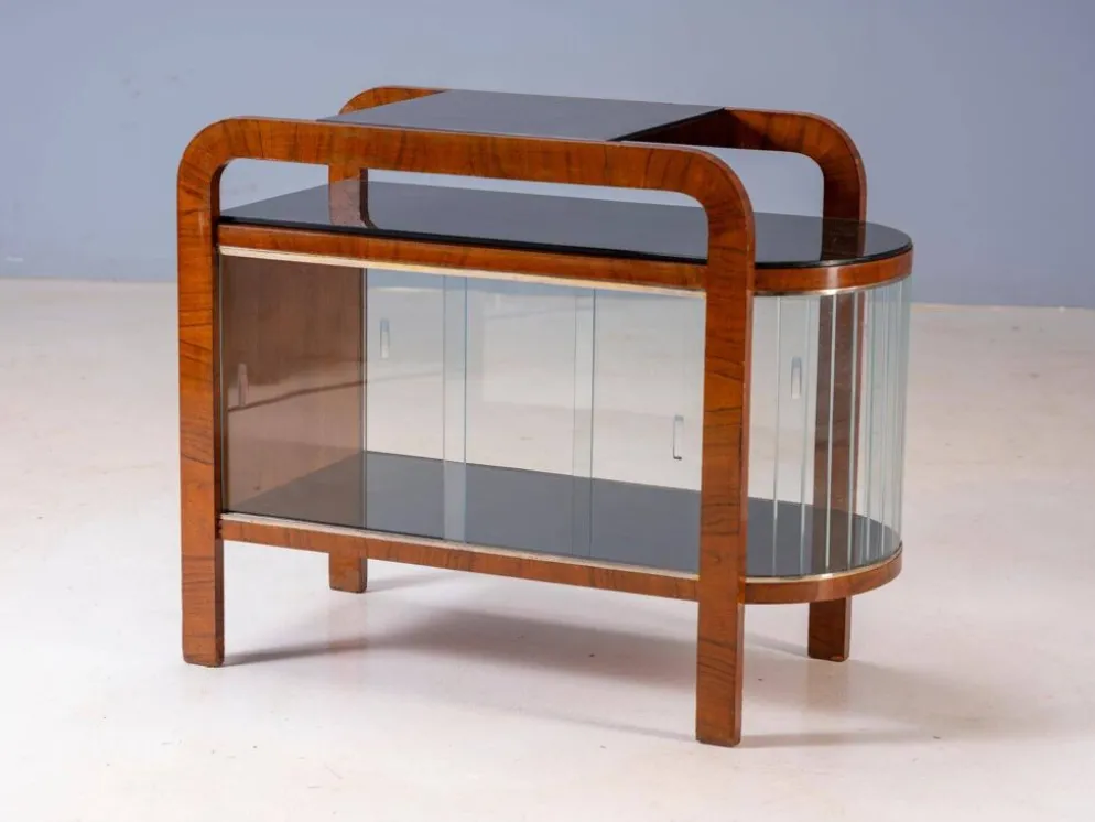 Vitrine Art Déco vintage avec cadre en bois courbé et portes en verre, 65 × 82 × 39 cm