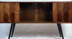 Vitrine bar polonaise vintage en placage de noyer – années 60