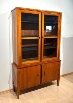 Vitrine Biedermeier en bois de cerisier, sud de l'Allemagne, 1830