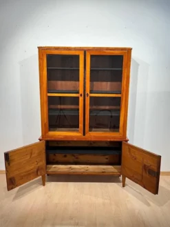Vitrine Biedermeier en bois de cerisier, sud de l'Allemagne, 1830
