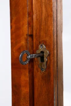 Vitrine Biedermeier en noyer, années 1830