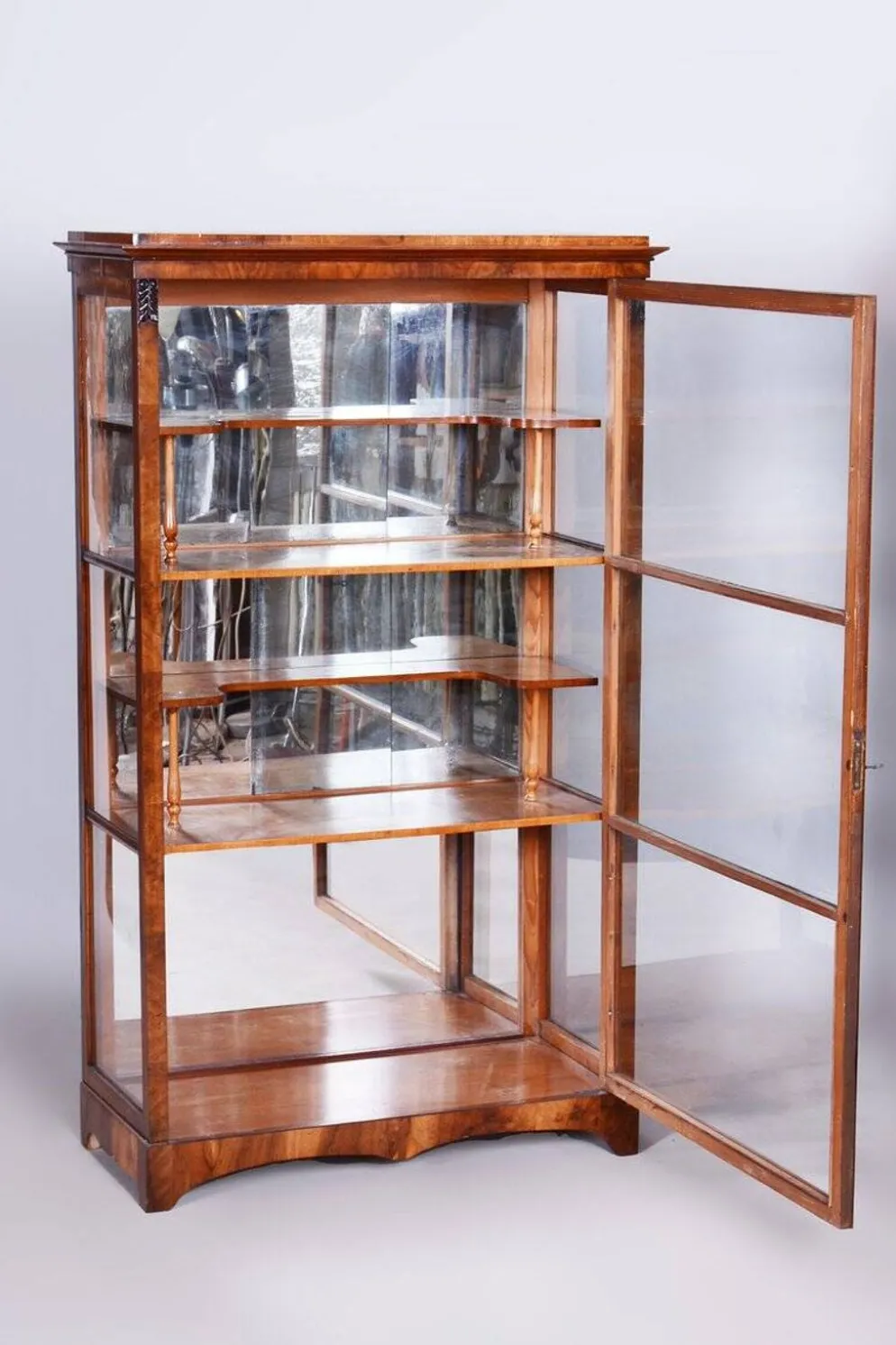 Vitrine Biedermeier en noyer, années 1830
