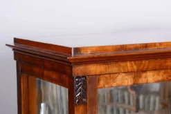 Vitrine Biedermeier en noyer, années 1830