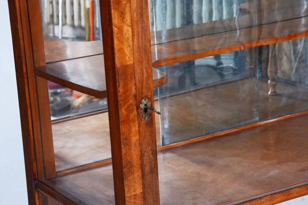 Vitrine Biedermeier tchèque en noyer et épicéa, années 1830