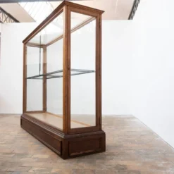 Vitrine centrale de musée en chêne – Début du XXe siècle