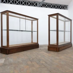 Vitrine centrale de musée en chêne – Début du XXe siècle
