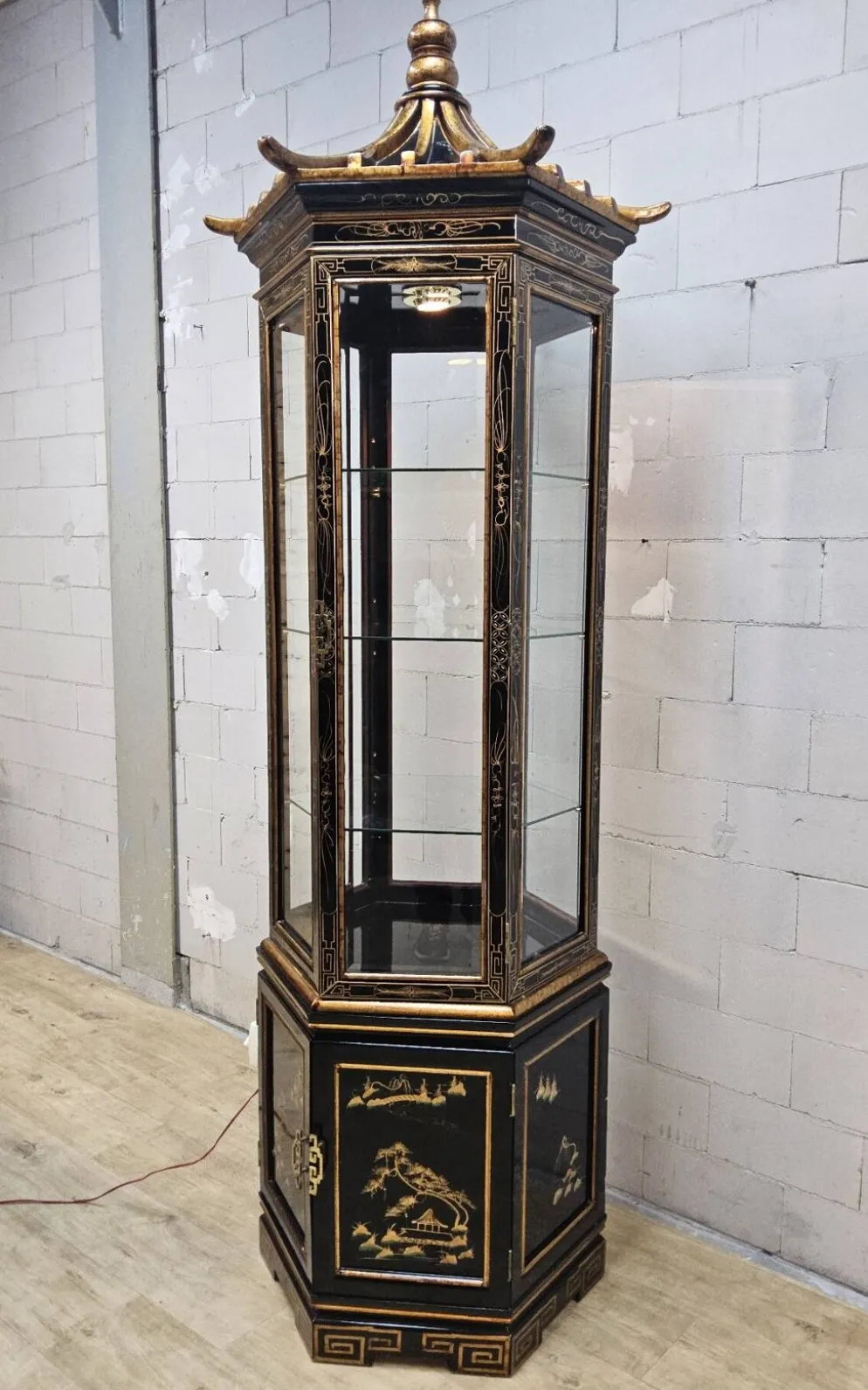 Vitrine chinoise vintage toit pagode (éclairage) asiatique