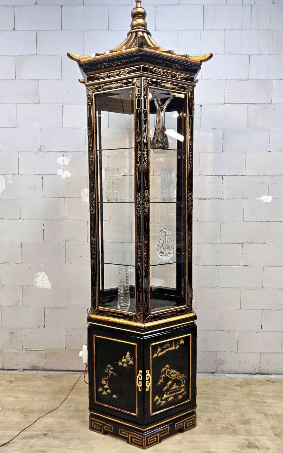 Vitrine chinoise vintage toit pagode (éclairage) asiatique