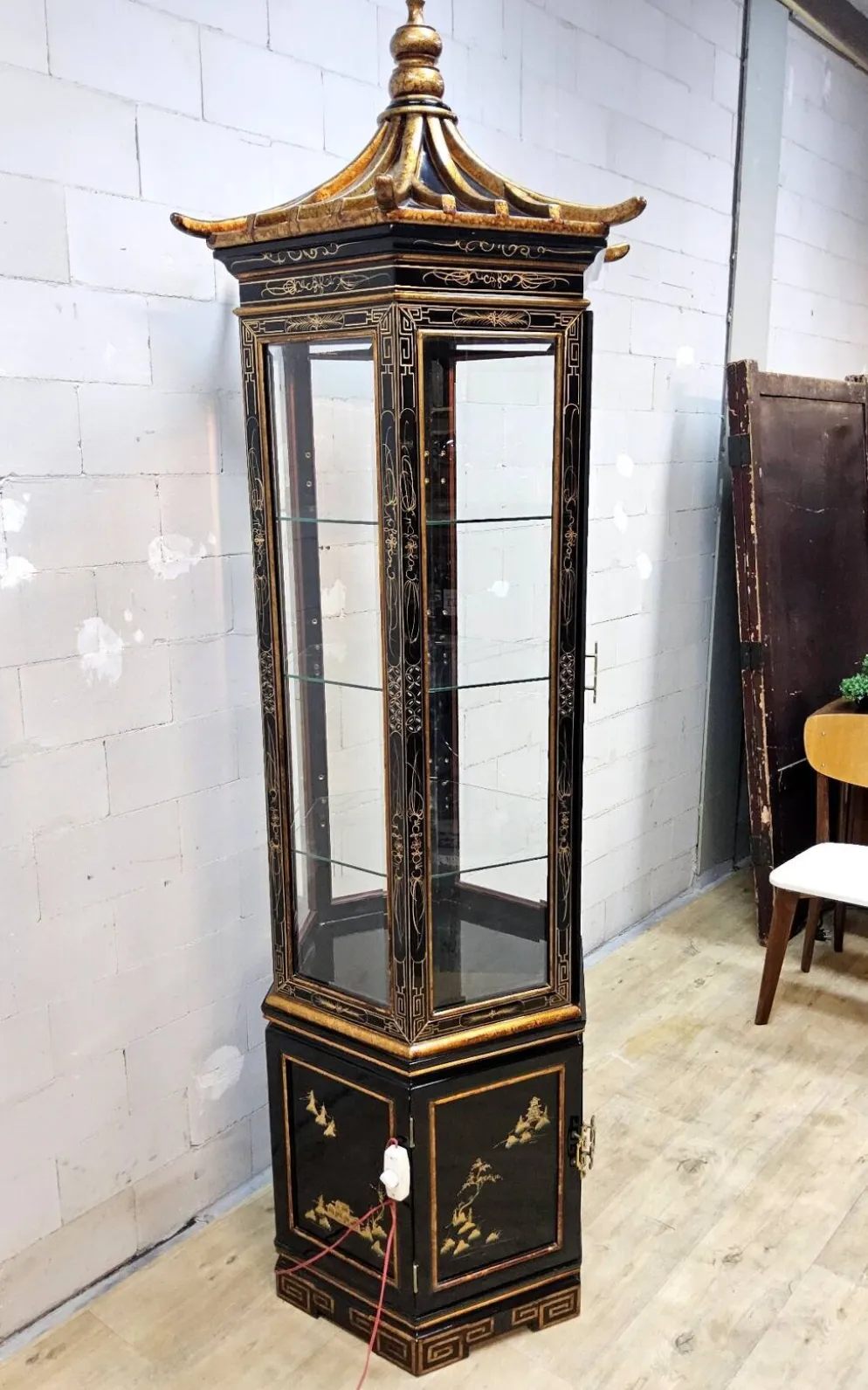 Vitrine chinoise vintage toit pagode (éclairage) asiatique