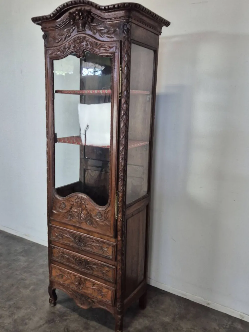 Vitrine commode bonnetière normande du XIXème