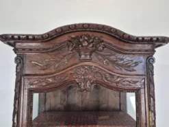 Vitrine commode bonnetière normande du XIXème