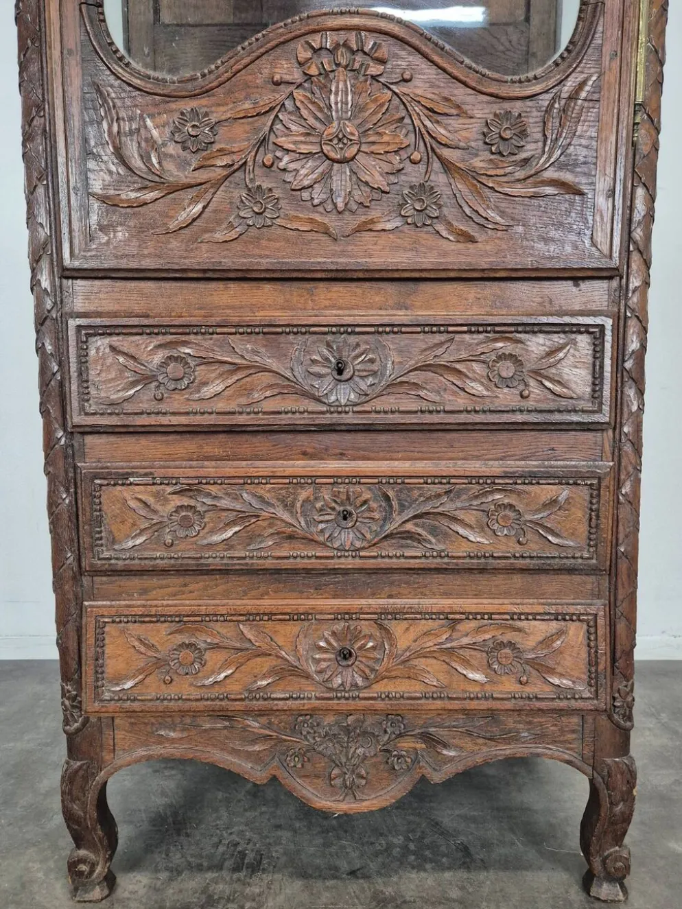 Vitrine commode bonnetière normande du XIXème