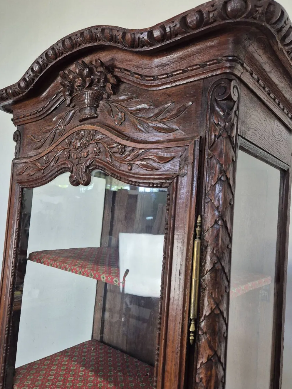 Vitrine commode bonnetière normande du XIXème