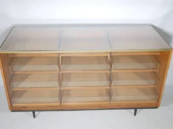 Vitrine, comptoir de magasin en teck, années 1950