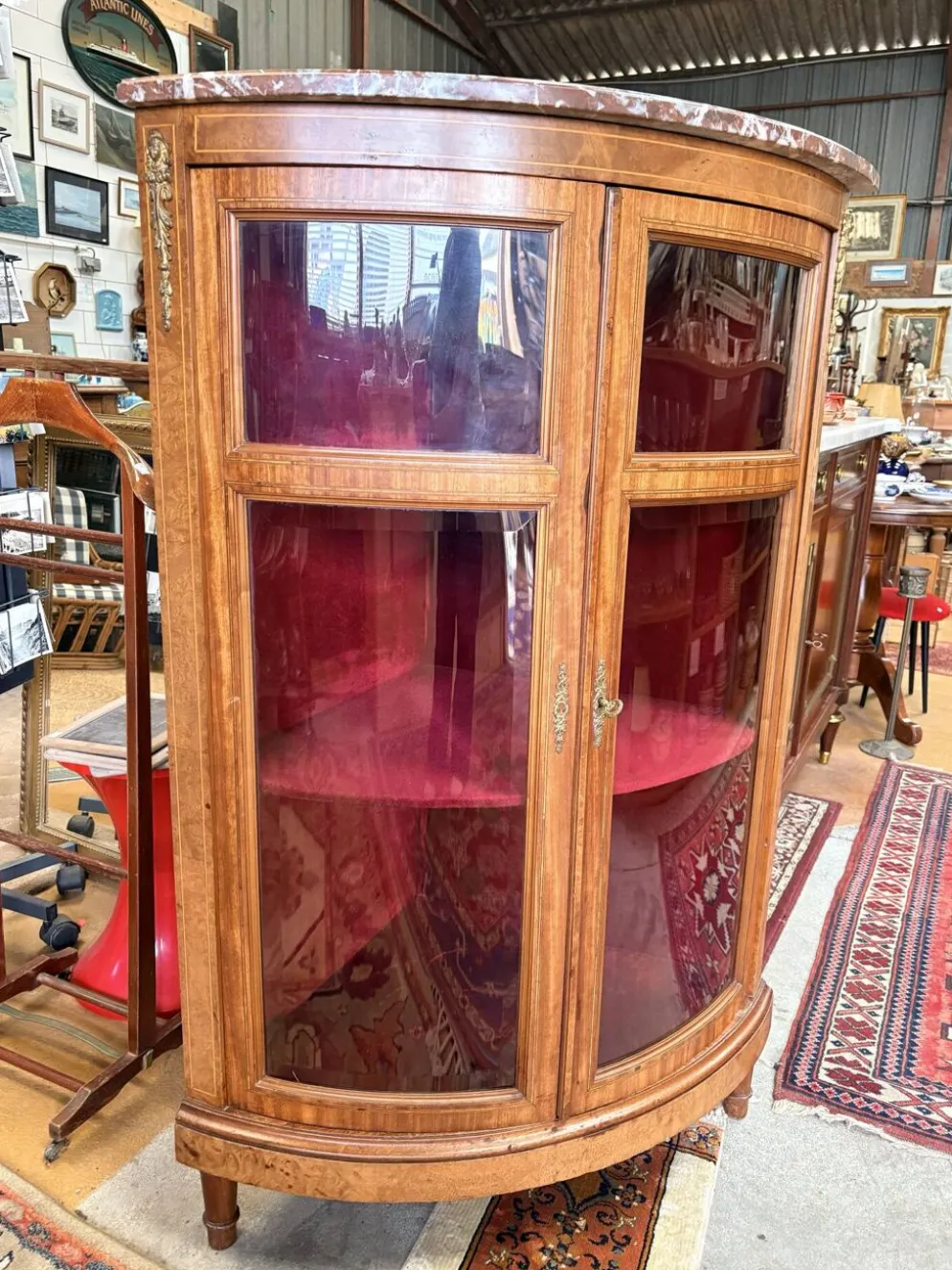Vitrine d’angle ancienne Napoléon III en marqueterie et marbre - XIXe