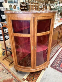 Vitrine d’angle ancienne Napoléon III en marqueterie et marbre - XIXe