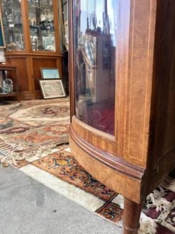 Vitrine d’angle ancienne Napoléon III en marqueterie et marbre - XIXe