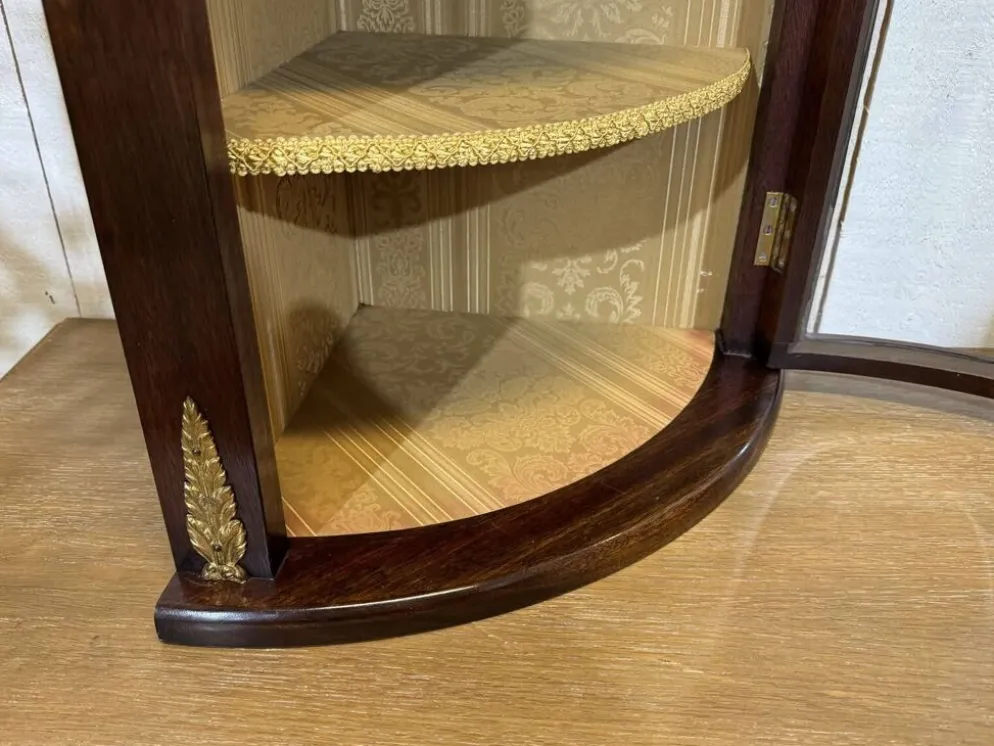 Vitrine d'angle murale anglaise en acajou des années 1950