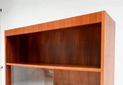 Vitrine danoise de 101 cm de haut, années 1970