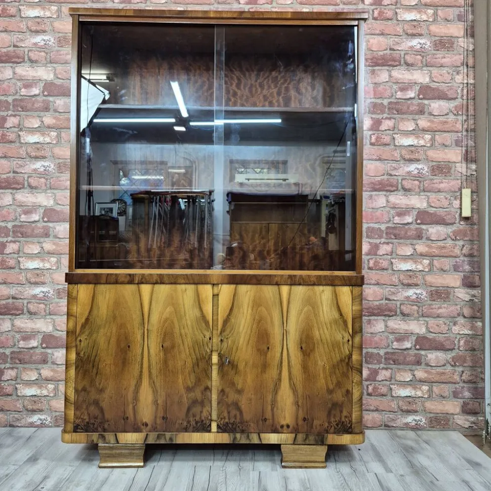 Vitrine de bibliothèque de style Art Déco des années 1950 restaurée avec placage en flamme