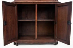 Vitrine de bibliothèque, France, vers 1880.