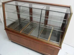 Vitrine de boulangerie vintage