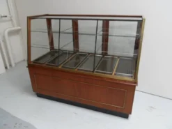 Vitrine de boulangerie vintage