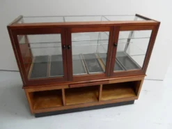 Vitrine de boulangerie vintage