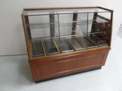 Vitrine de boulangerie vintage
