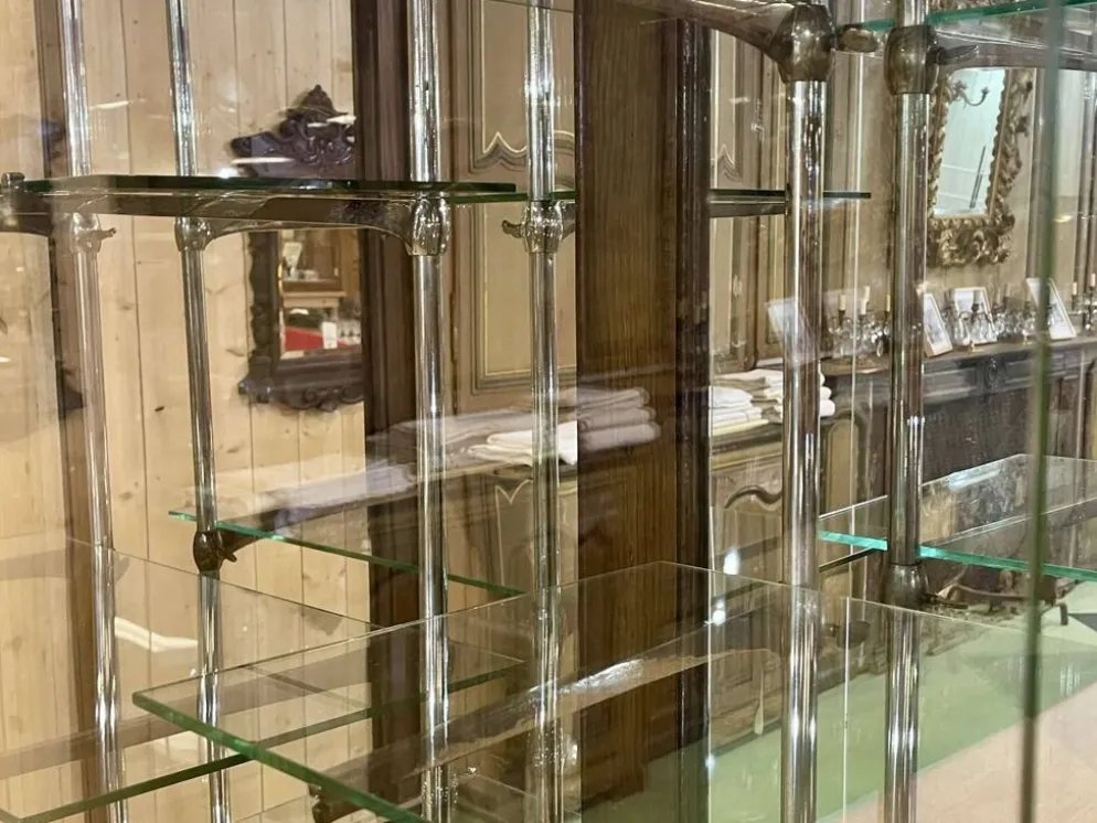 Vitrine de magasin début XXème en chêne à portes coulissantes