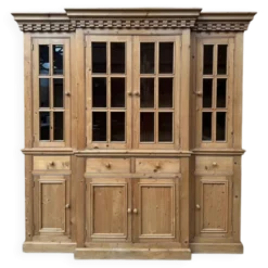 Vitrine de magasin en pin