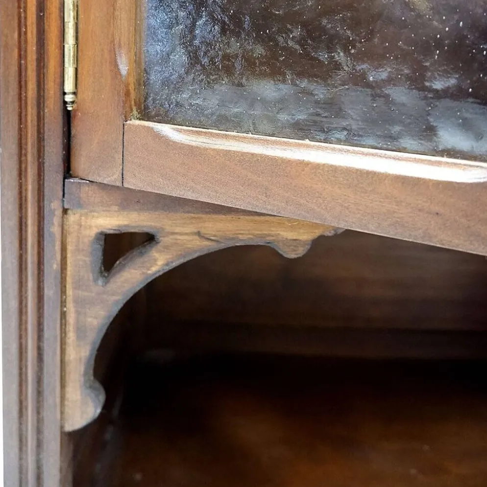 Vitrine de style Art Nouveau, début XXe siècle