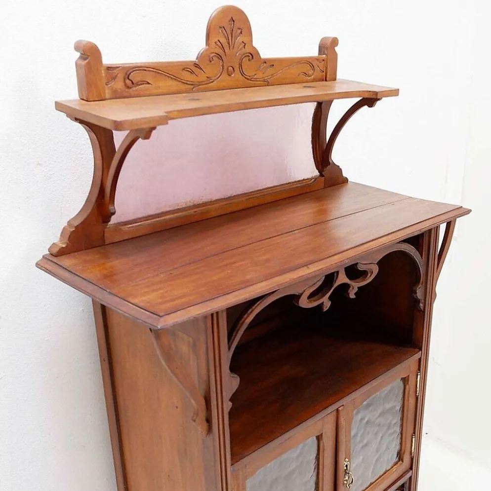 Vitrine de style Art Nouveau, début XXe siècle