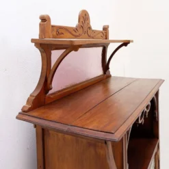 Vitrine de style Art Nouveau, début XXe siècle