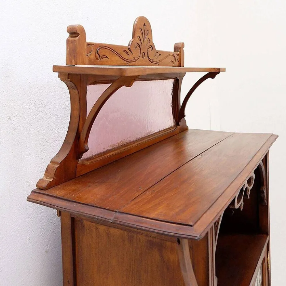 Vitrine de style Art Nouveau, début XXe siècle