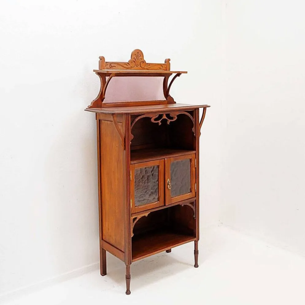 Vitrine de style Art Nouveau, début XXe siècle