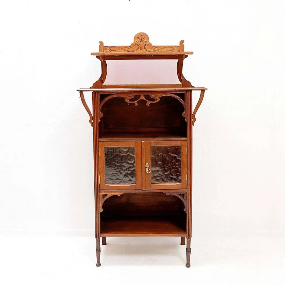 Vitrine de style Art Nouveau, début XXe siècle