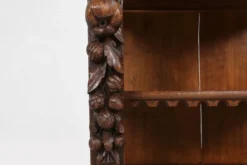 Vitrine de style baroque en chêne, Belgique, années 1950