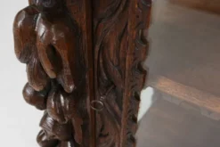 Vitrine de style baroque en chêne, Belgique, années 1950