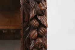 Vitrine de style baroque en chêne, Belgique, années 1950