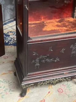 Vitrine de style japonais.