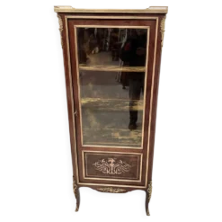Vitrine de style Louis XV en acajou et bronze XIX siècle