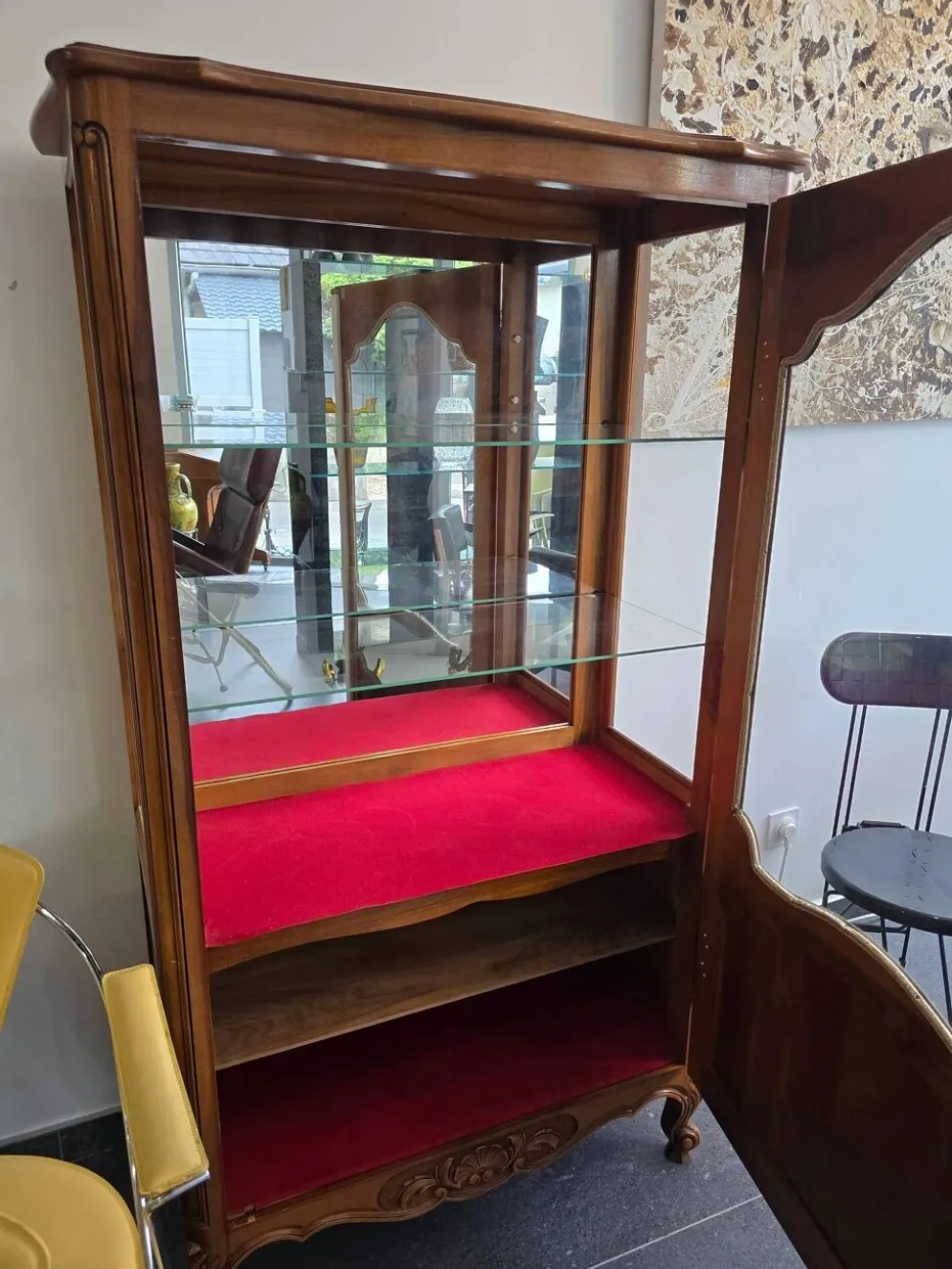 Vitrine de style Louis XV en merisier – Fabrication française UNIFA