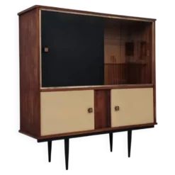 Vitrine du milieu du siècle