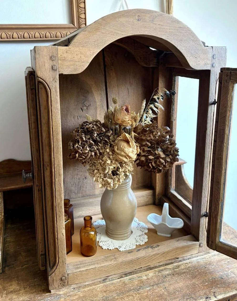 Vitrine en bois