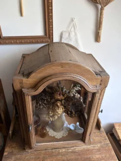 Vitrine en bois